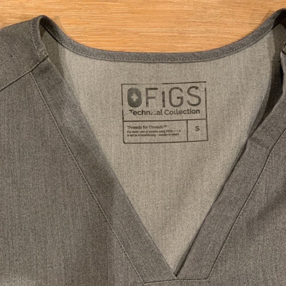 FIGS Women's Graphite Scrub Set | Casma Top Small | Yola Pants S/P - Picture 4 of 16